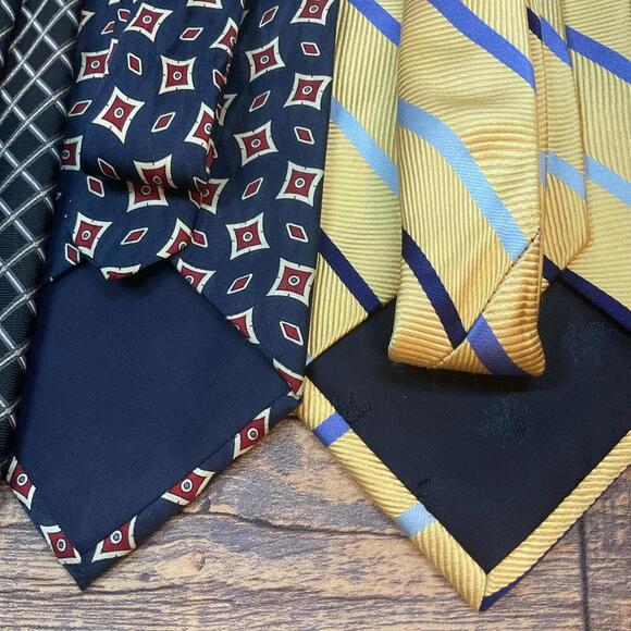 Lot of 6 Men’s Designer Ties, Silk, Polyester, Blend - Picture 8 of 9